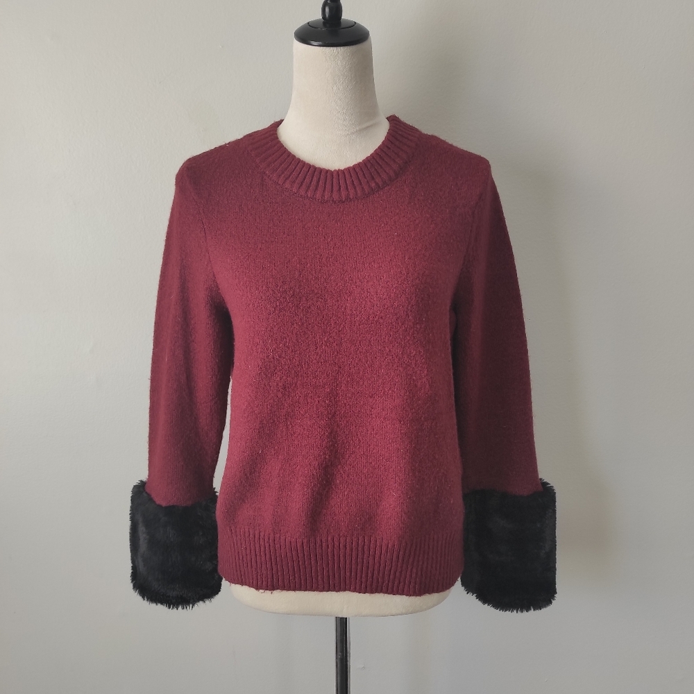 Petite Studio burgundy pullover sweater with faux fur cuff